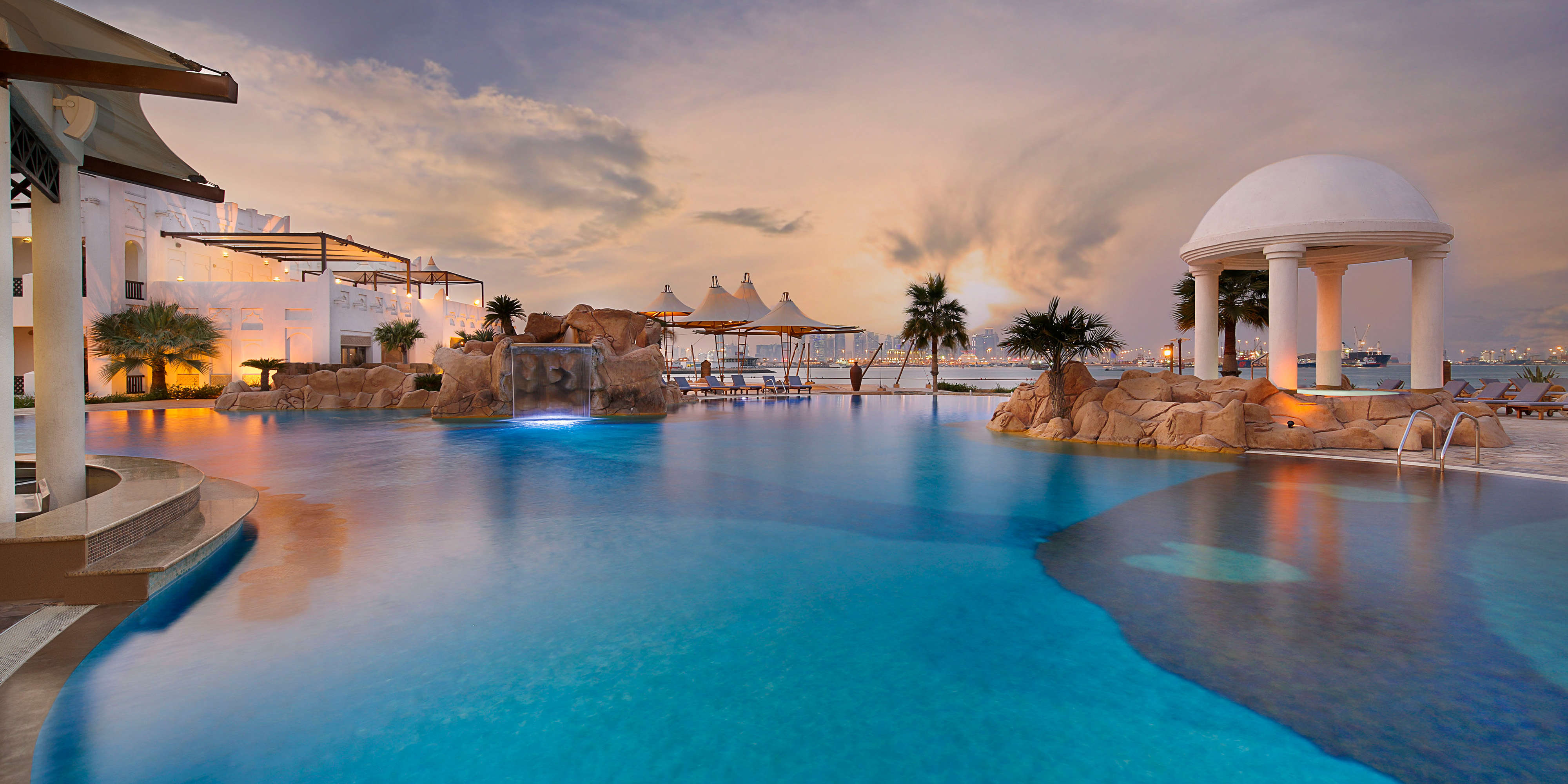Туры в катар. Отель в Дохе Катар. Катара Виладж в Дохе. The Ritz-Carlton Sharq Village & Spa 5*. Sharq Village Spa Doha.