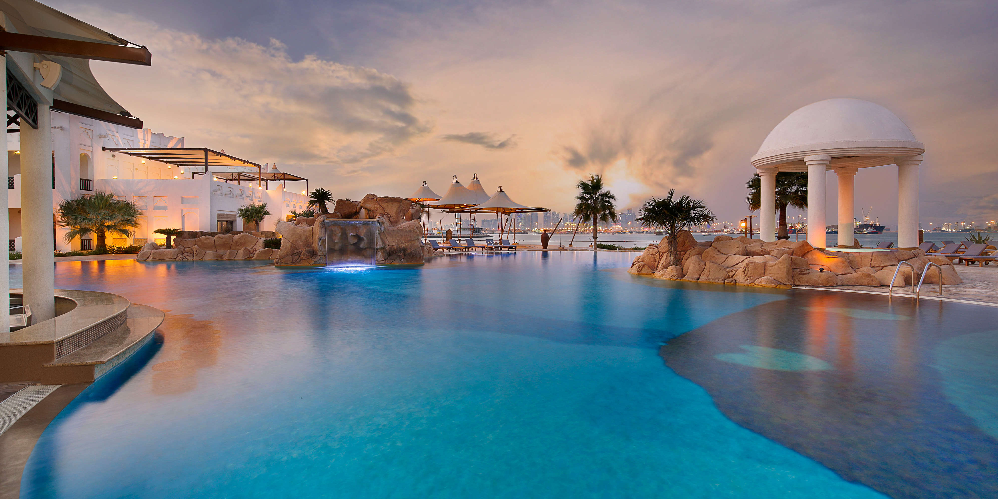 Катар отдых. Отель в Дохе Катар. Катара Виладж в Дохе. The Ritz-Carlton Sharq Village & Spa 5*. Sharq Village Spa Doha.