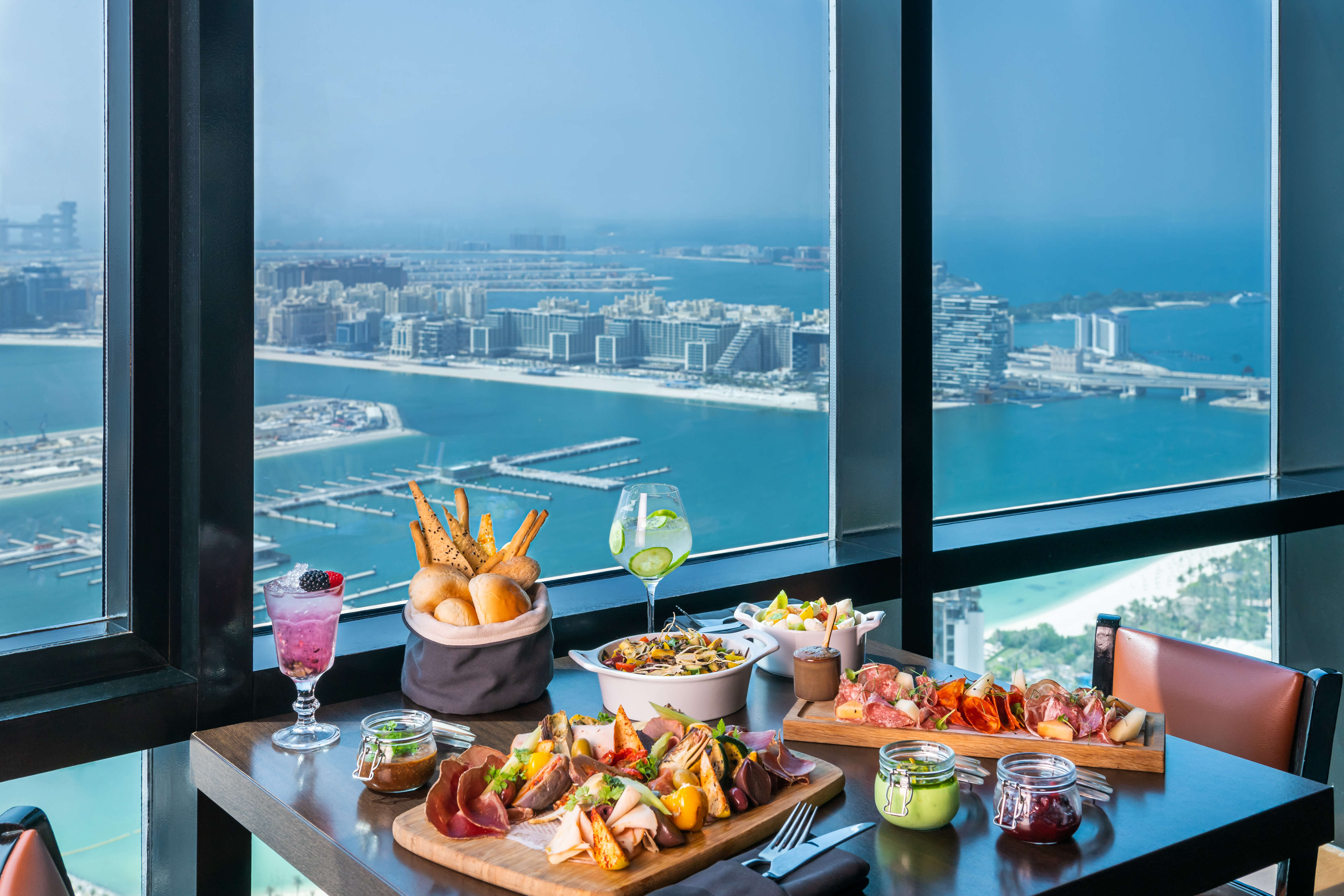 Observatory Bar & Grill, Dubai Marriott Harbour Hotel & Suites - More  Cravings by Marriott Bonvoy™