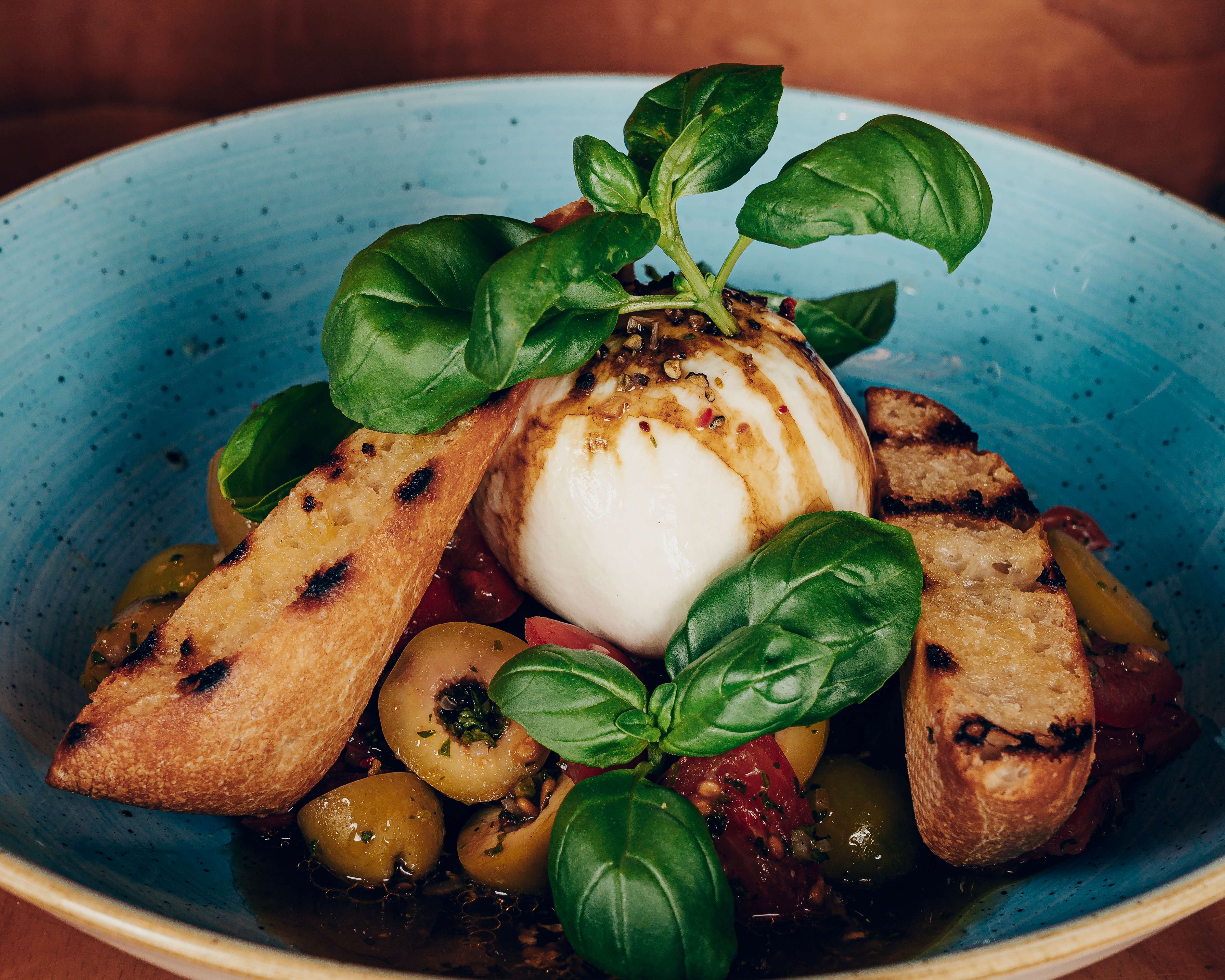 Cast Iron Grill, Hamburg Marriott Hotel More Cravings by Marriott Bonvoy™