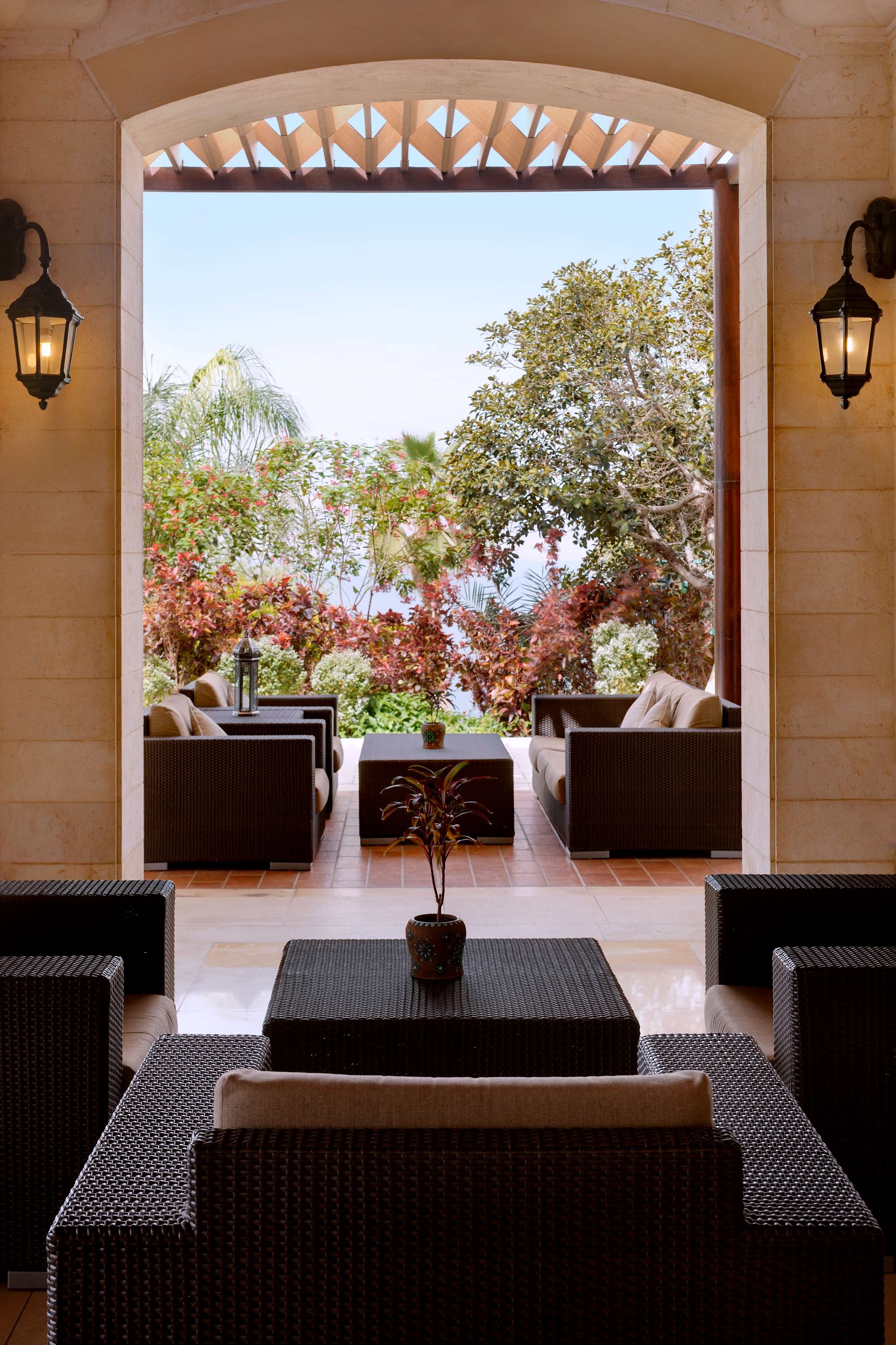 Oasis Lounge & Pool Bar, Dead Sea Marriott Resort & Spa More Cravings