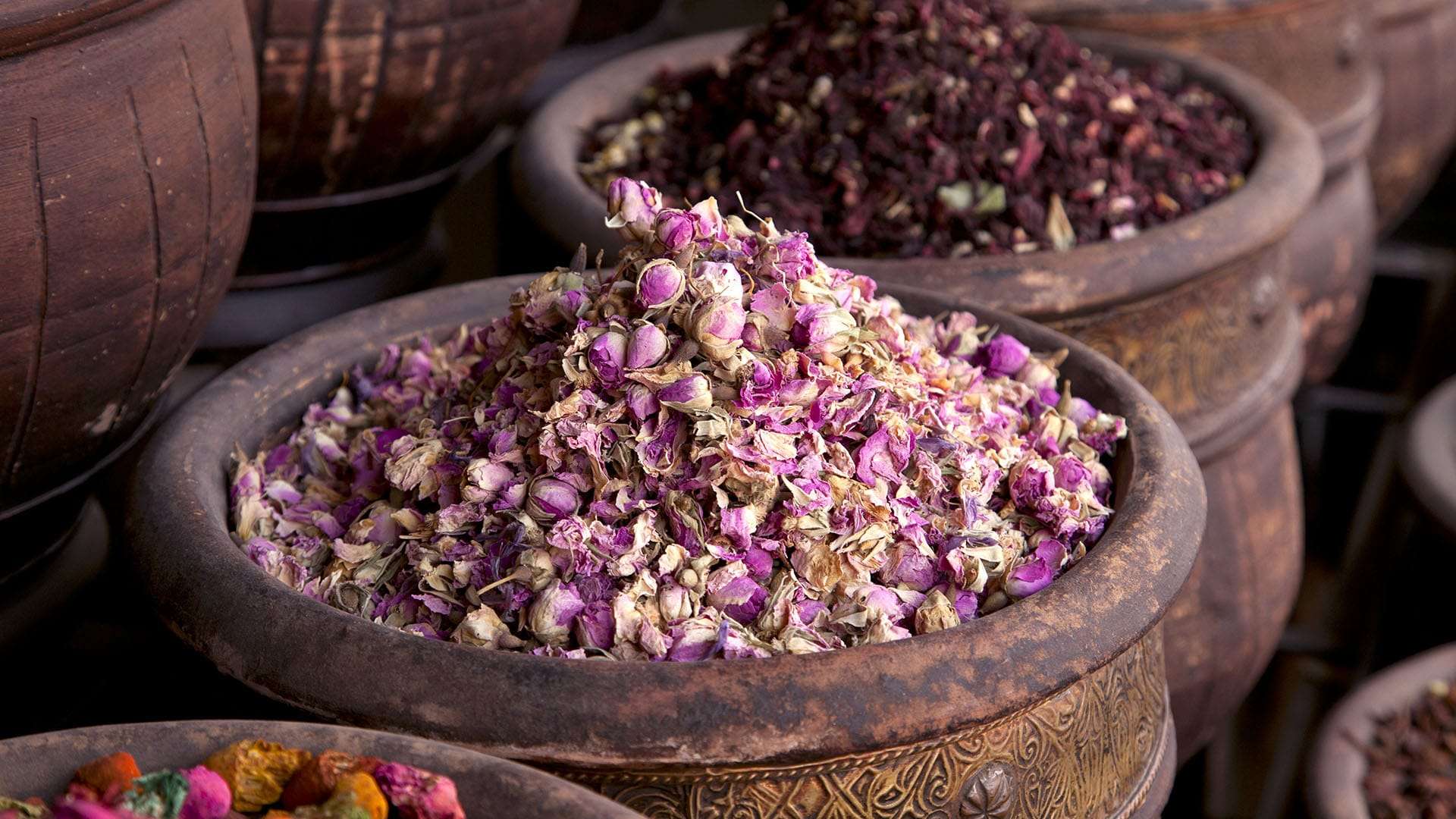 توابل في سلة
