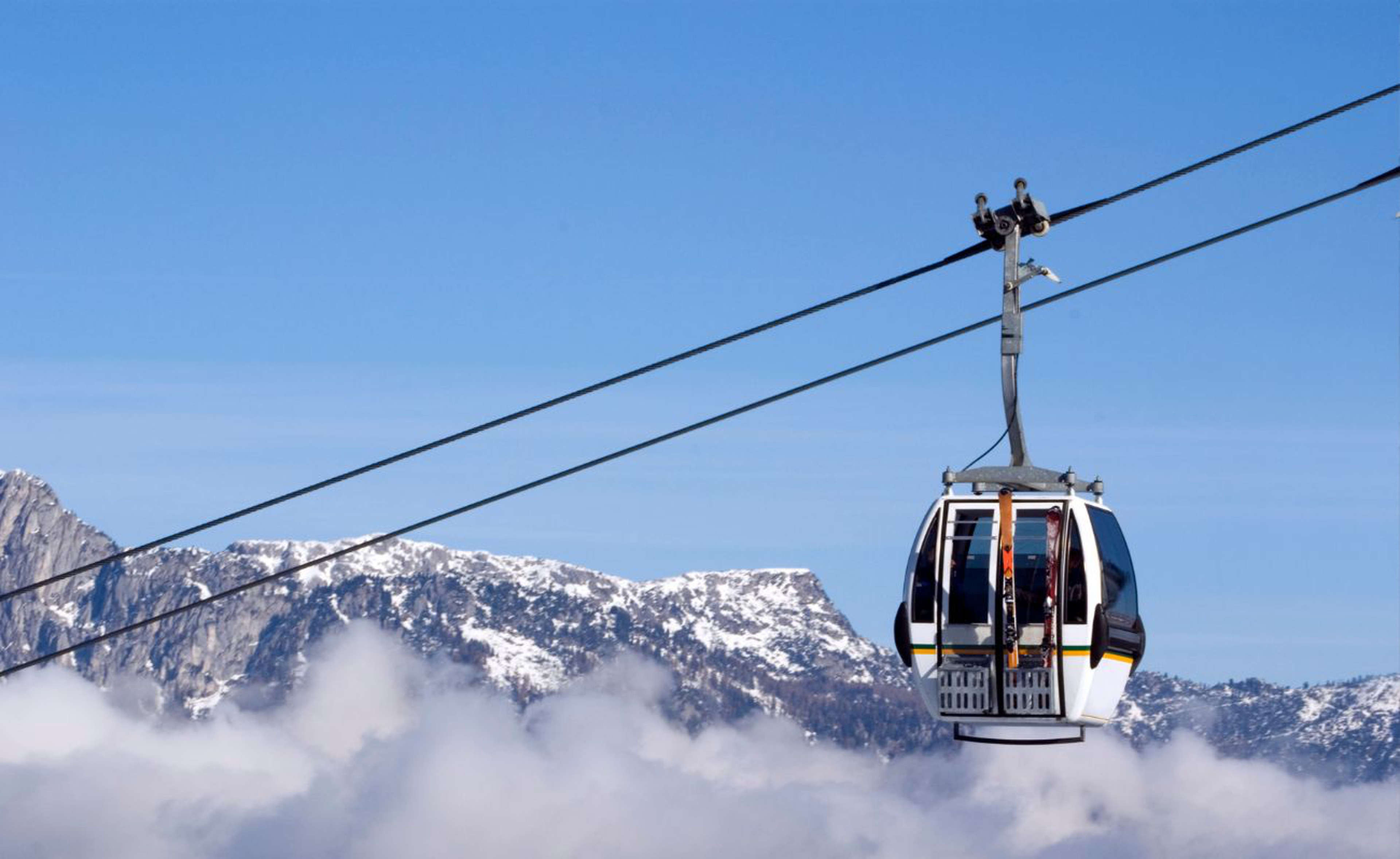 Skilift in den österreichischen Alpen