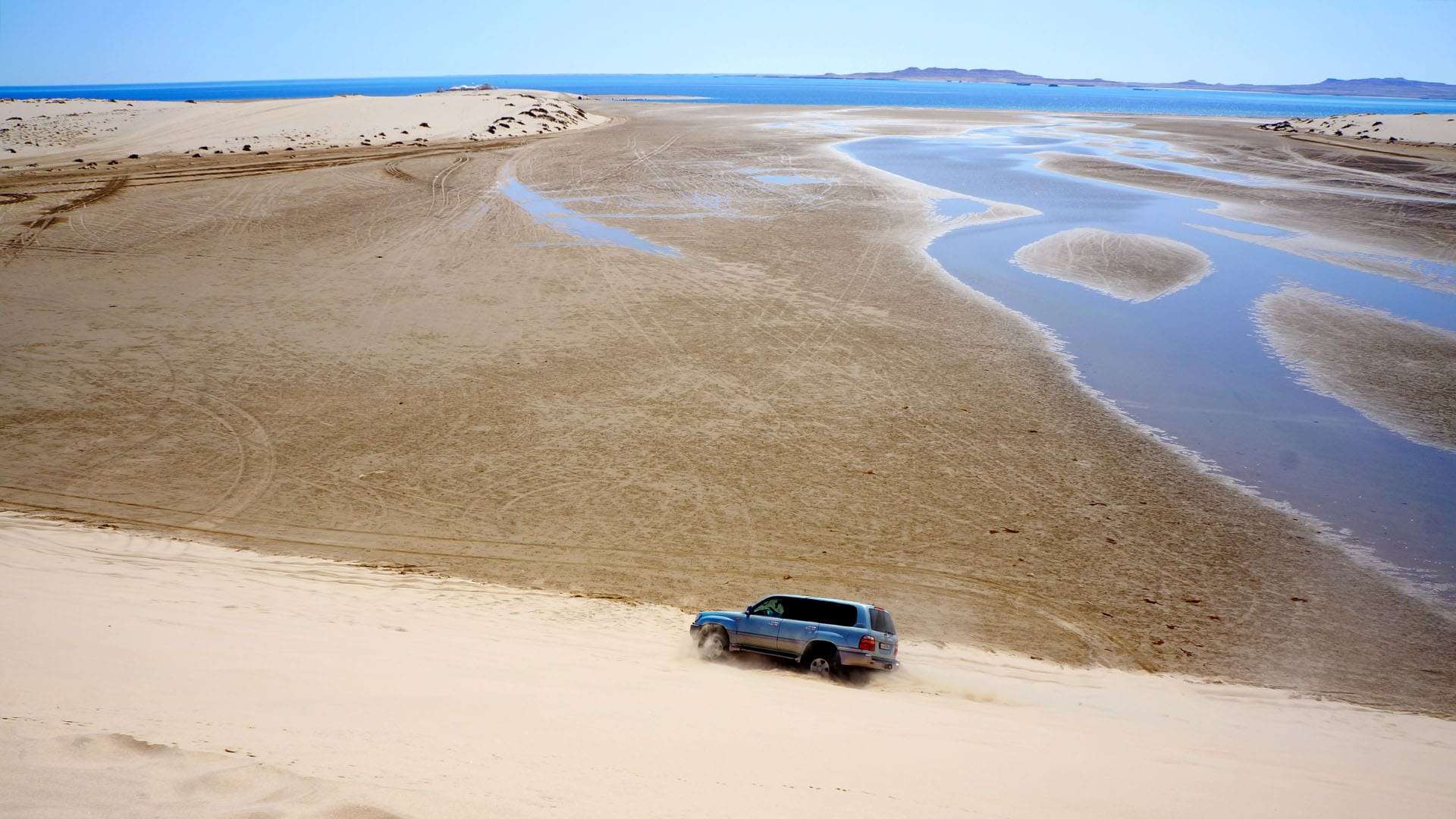 4wd vehicle near beach doha