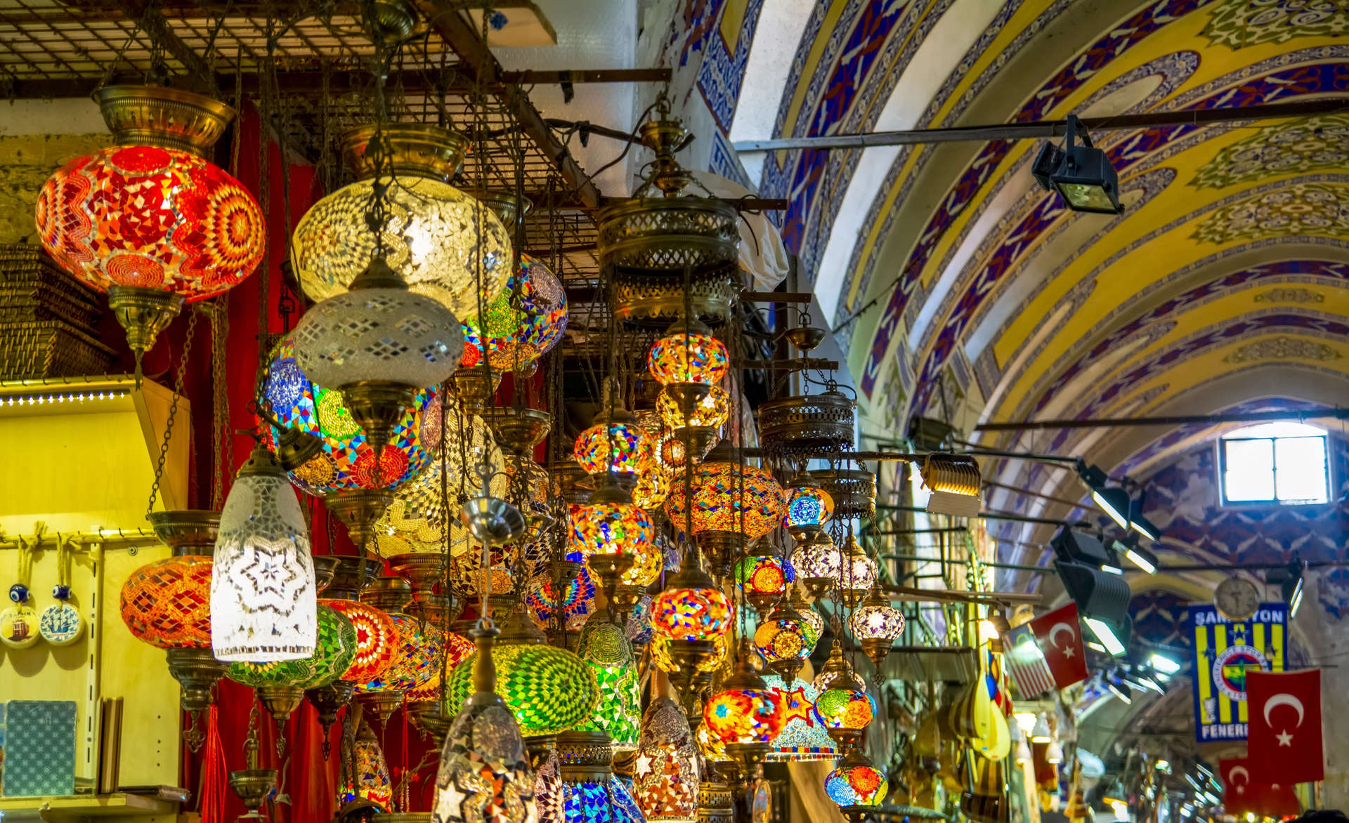 Bazaar quarter, Market Street at the Grand Bazaar, Kapali Carsi, Istanbul, Turkey