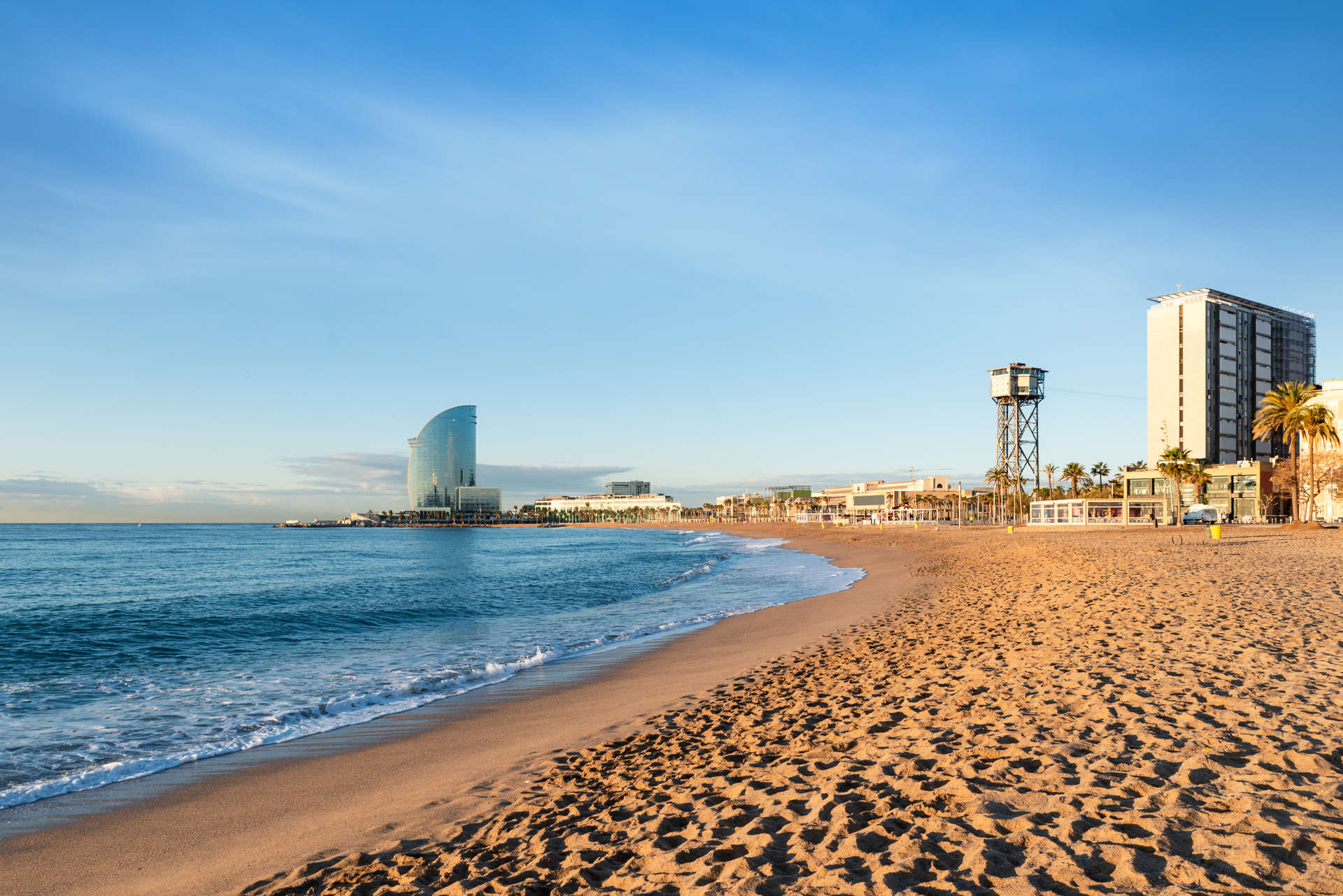 La vista del W Hotel e della spiaggia, Barcellona 