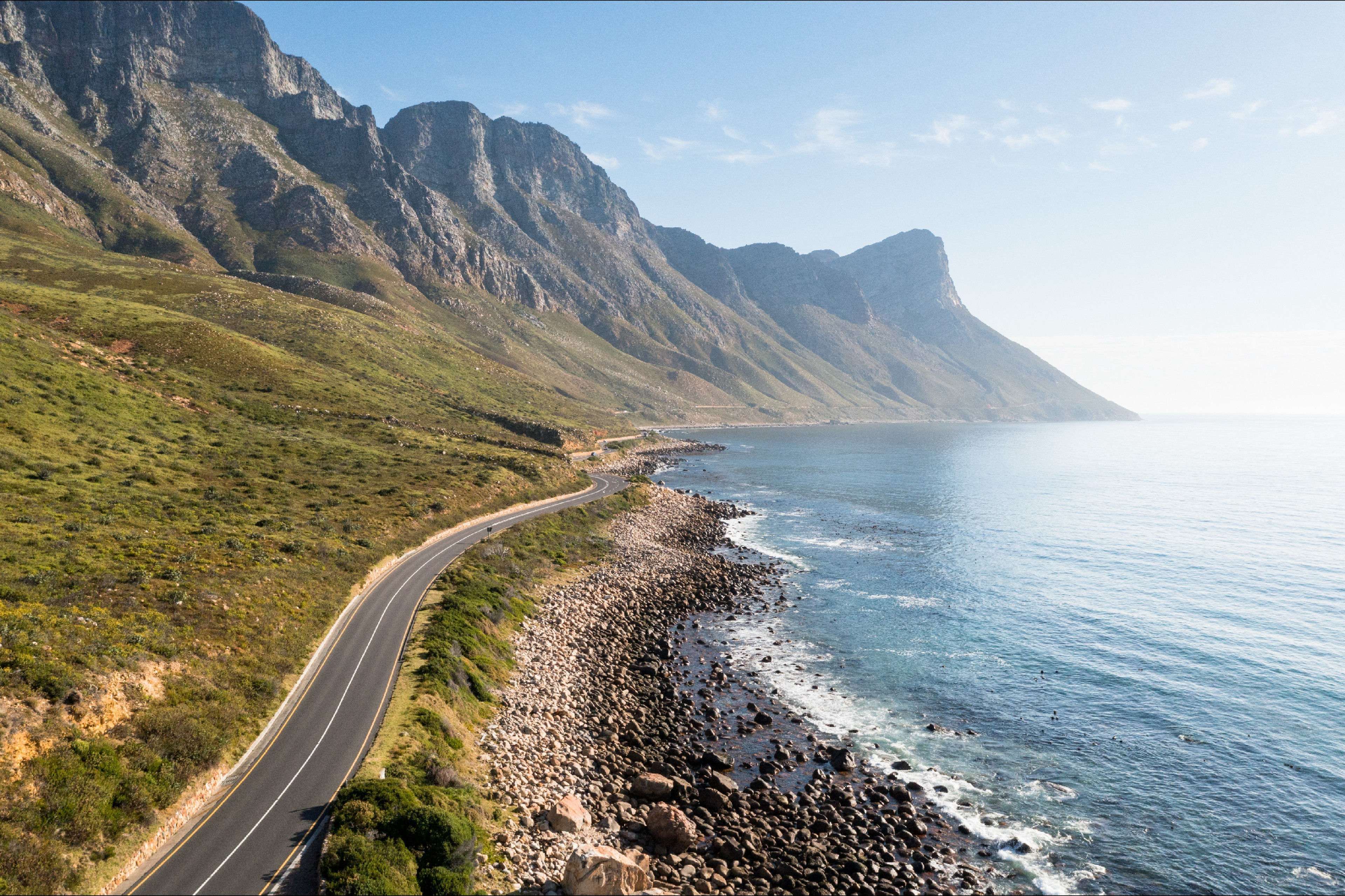 https://assets.micontenthub.com/traveloffers/travel-tips/clarens-drive-pr-s-du-cap-afrique-du-sud_gKssnTUFbm.jpg