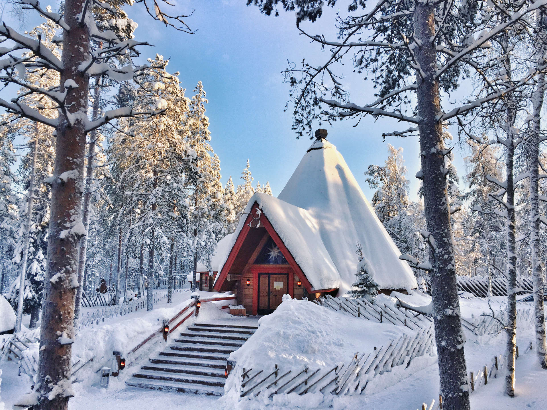 Die Stadt Rovaniemi liegt am Polarkreis im finnischen Lappland und soll die offizielle Heimat des Weihnachtsmanns sein