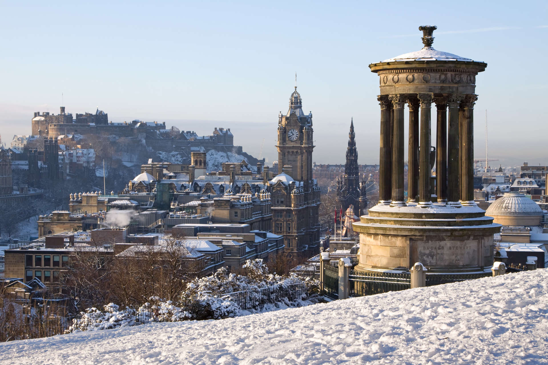 Ein bisschen Weihnachtszauber in Edinburgh ist genau das Richtige, um dem Winterblues entgegenzuwirken