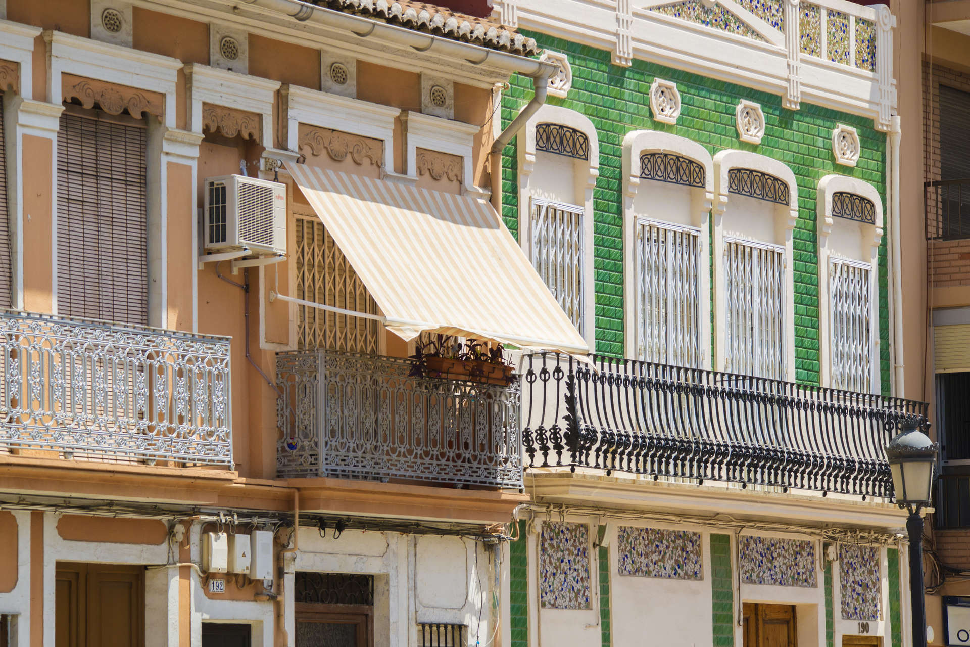 El barrio valenciano de El Cabanyal está lleno de casas históricas