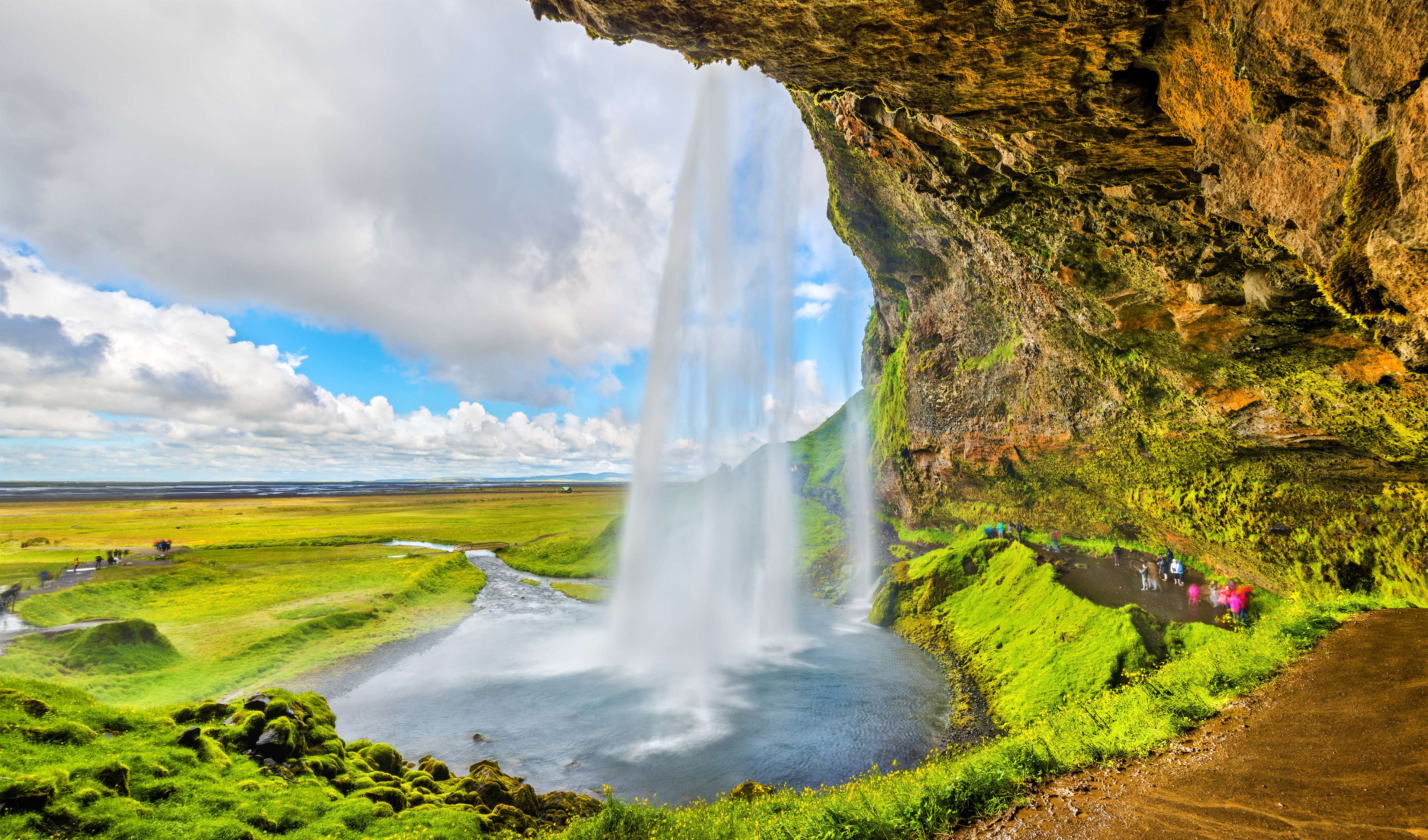 Der Seljalandsfoss Wasserfall auf Island