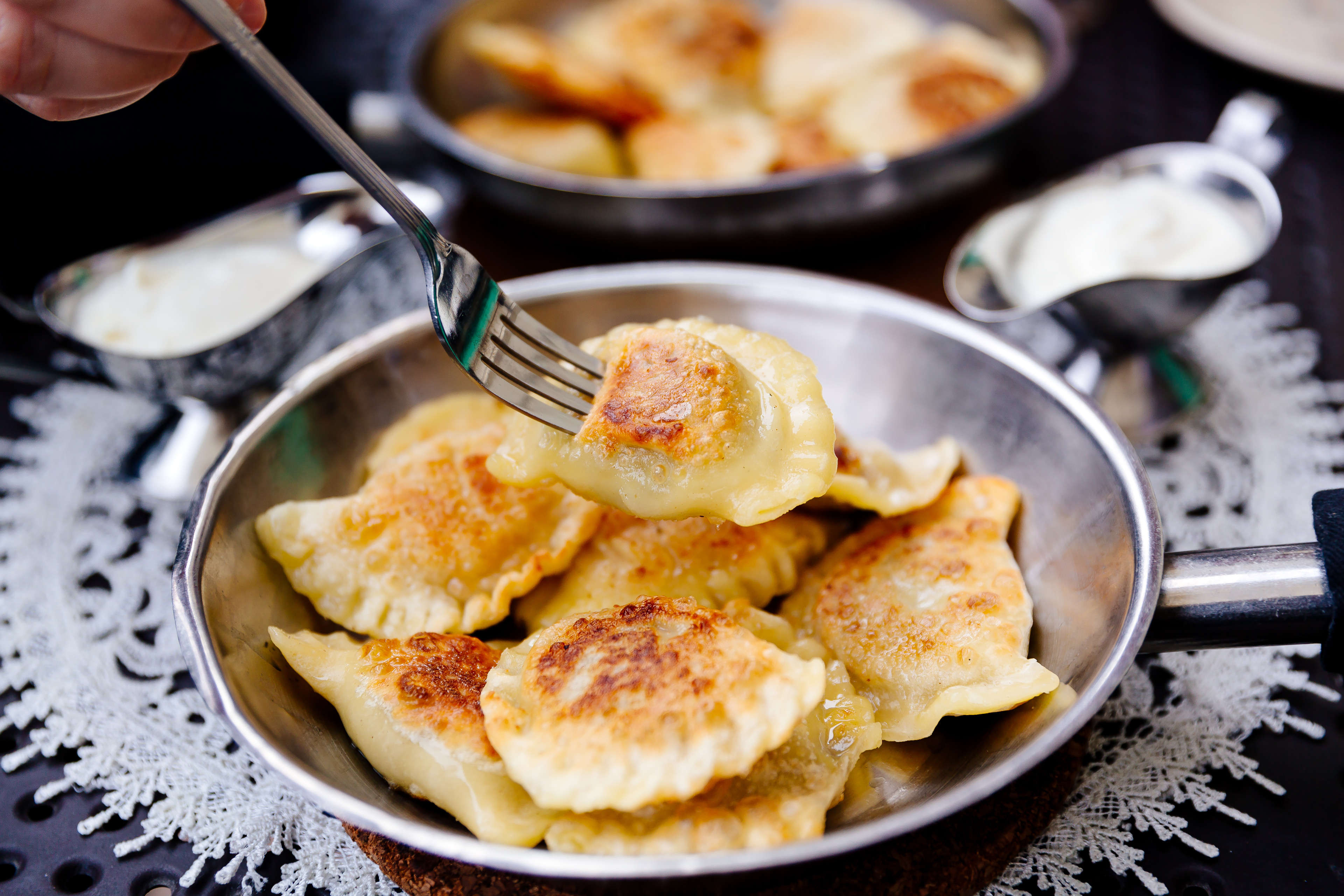 Pierogi sind saftige Teigtaschen mit diversen Füllungen