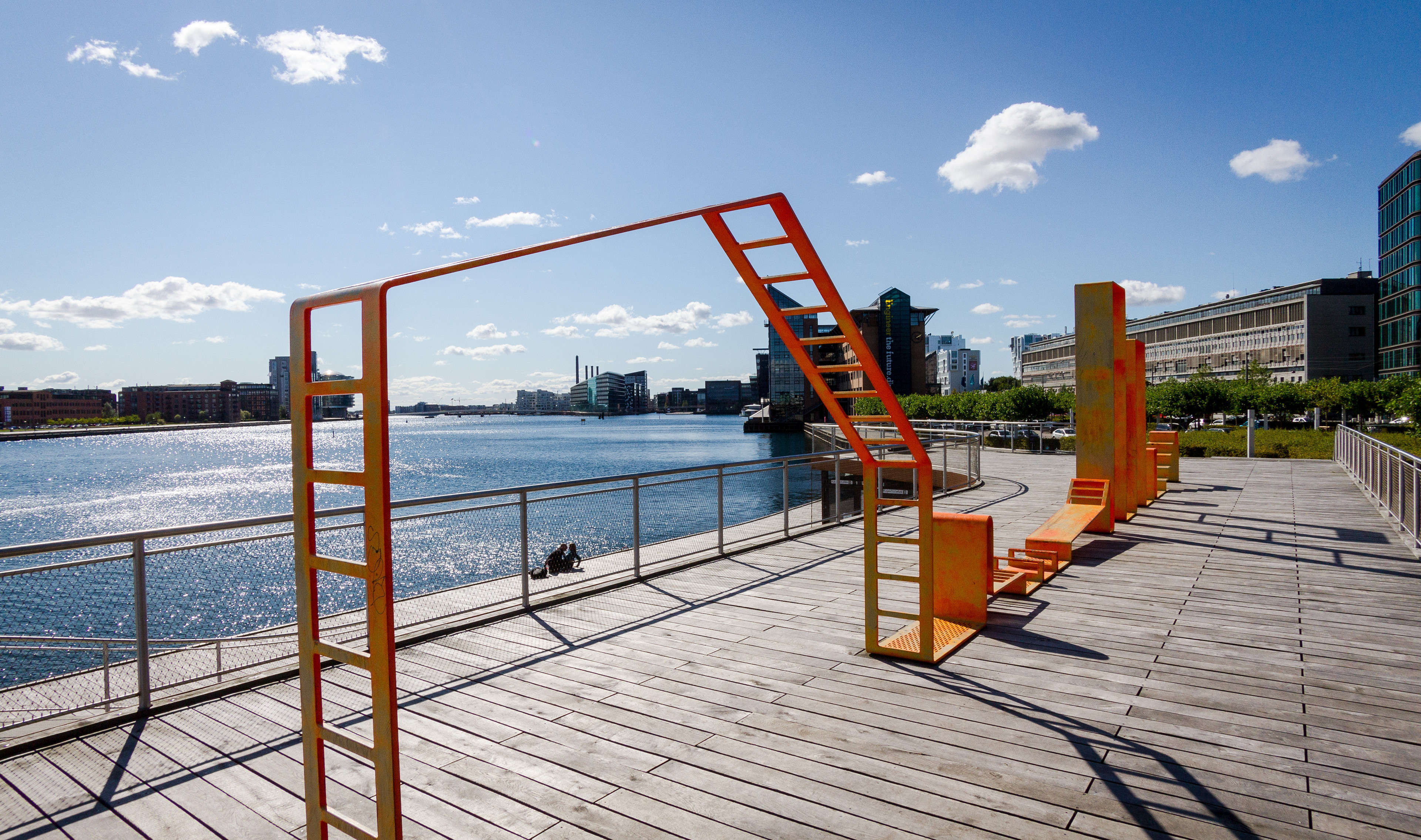 Saturday daytime: Hop between the harbour areas vis a waterfront trail