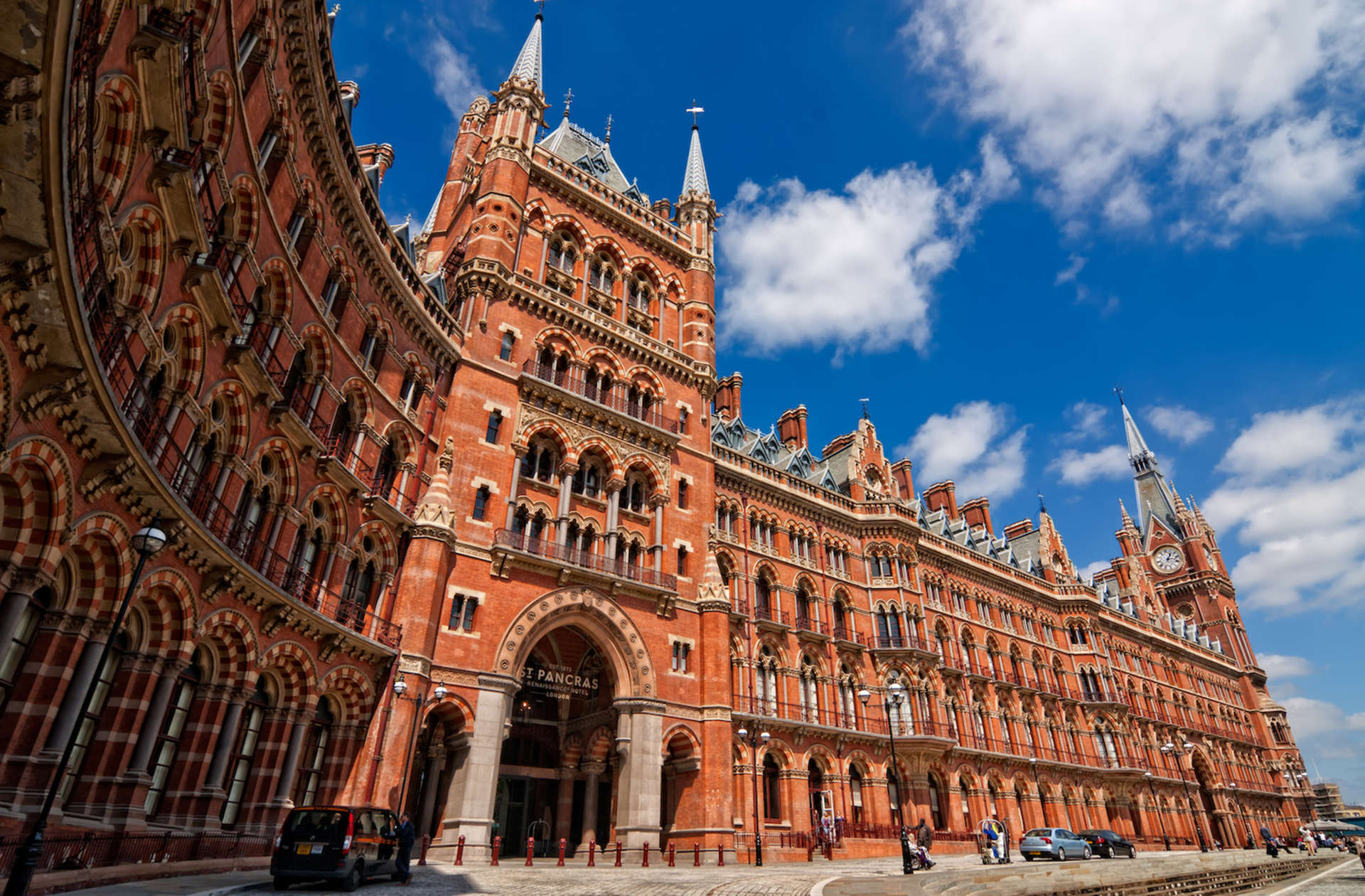 Harry Potter et la Chambre des secrets (titre original : Harry Potter and the Chamber of Secrets) (2002) – St. Pancras, London, Autograph Collection