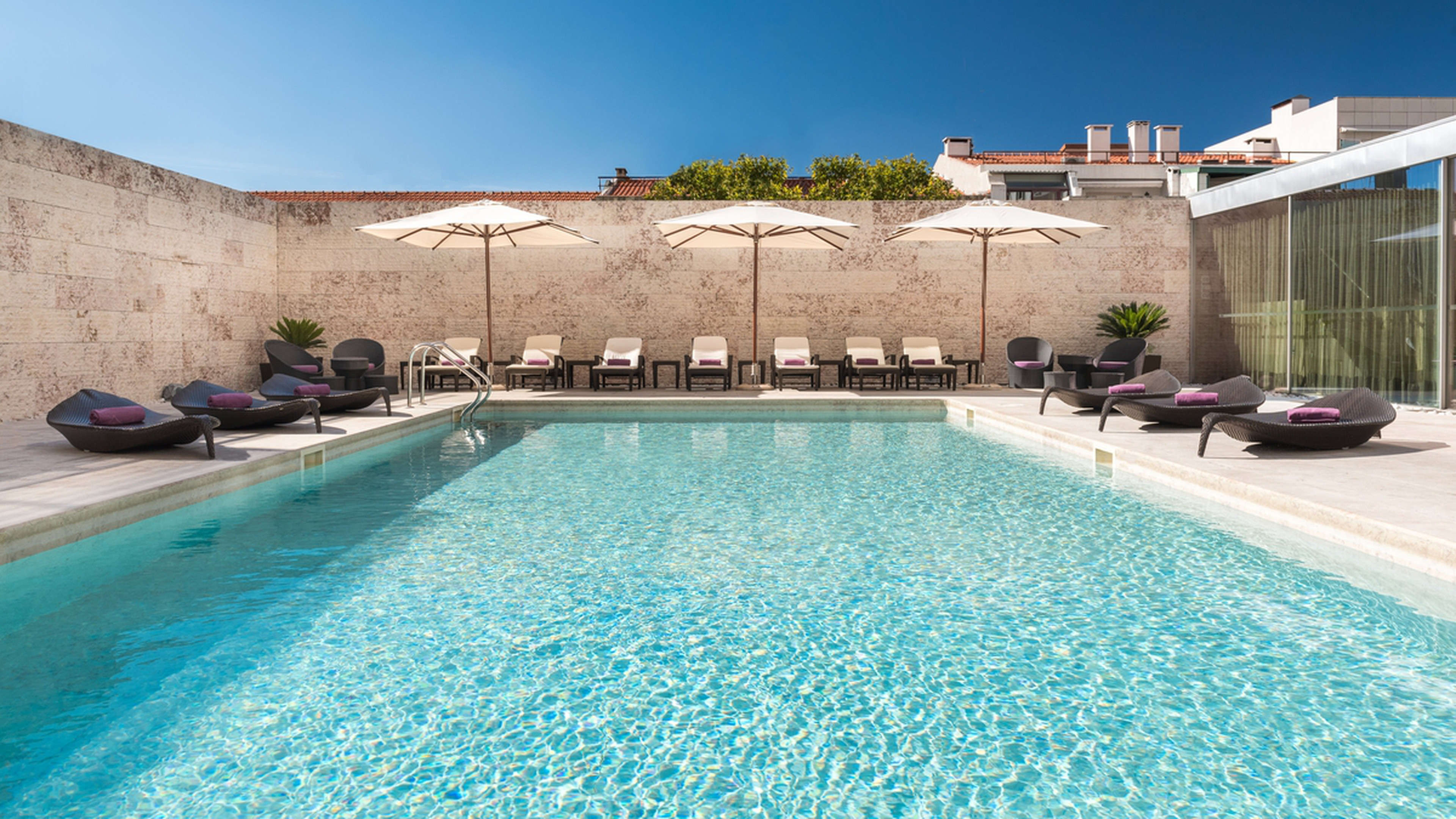The pool at the Sheraton Lisboa Hotel & Spa