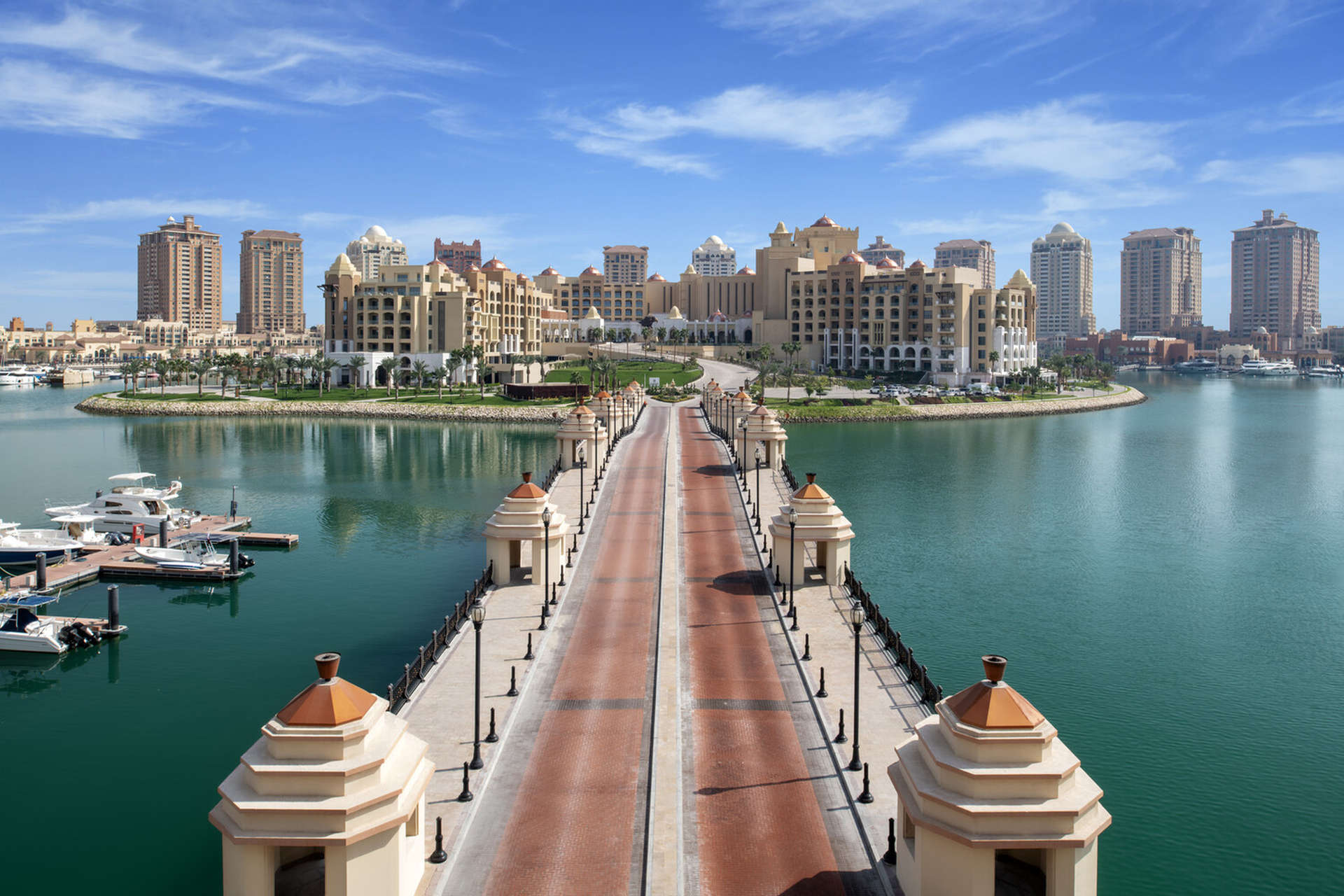 فندق سانت ريجيس مرسى عربيّة، اللؤلؤة - قطر في قلب بورتو أرابيا