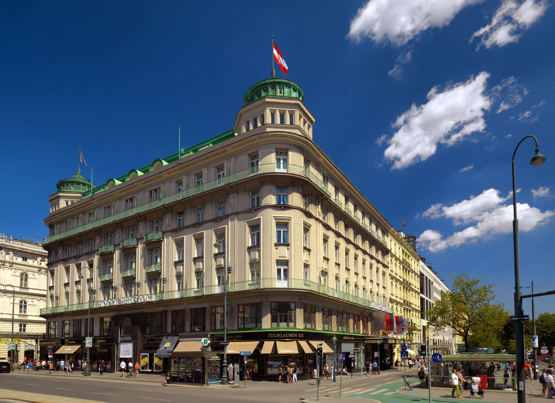 View of the facade of Hotel Bristol Vienna 