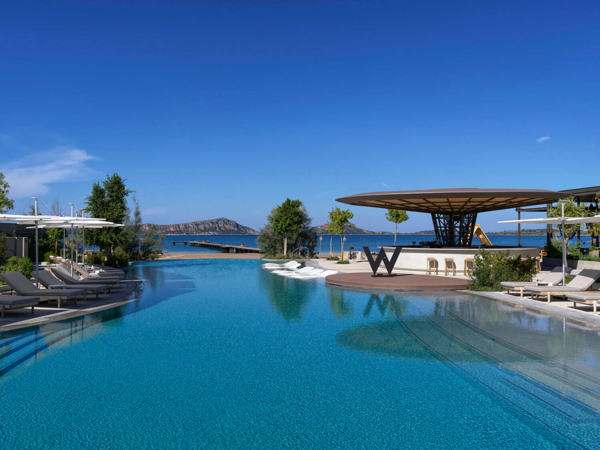 W Costa Navarino