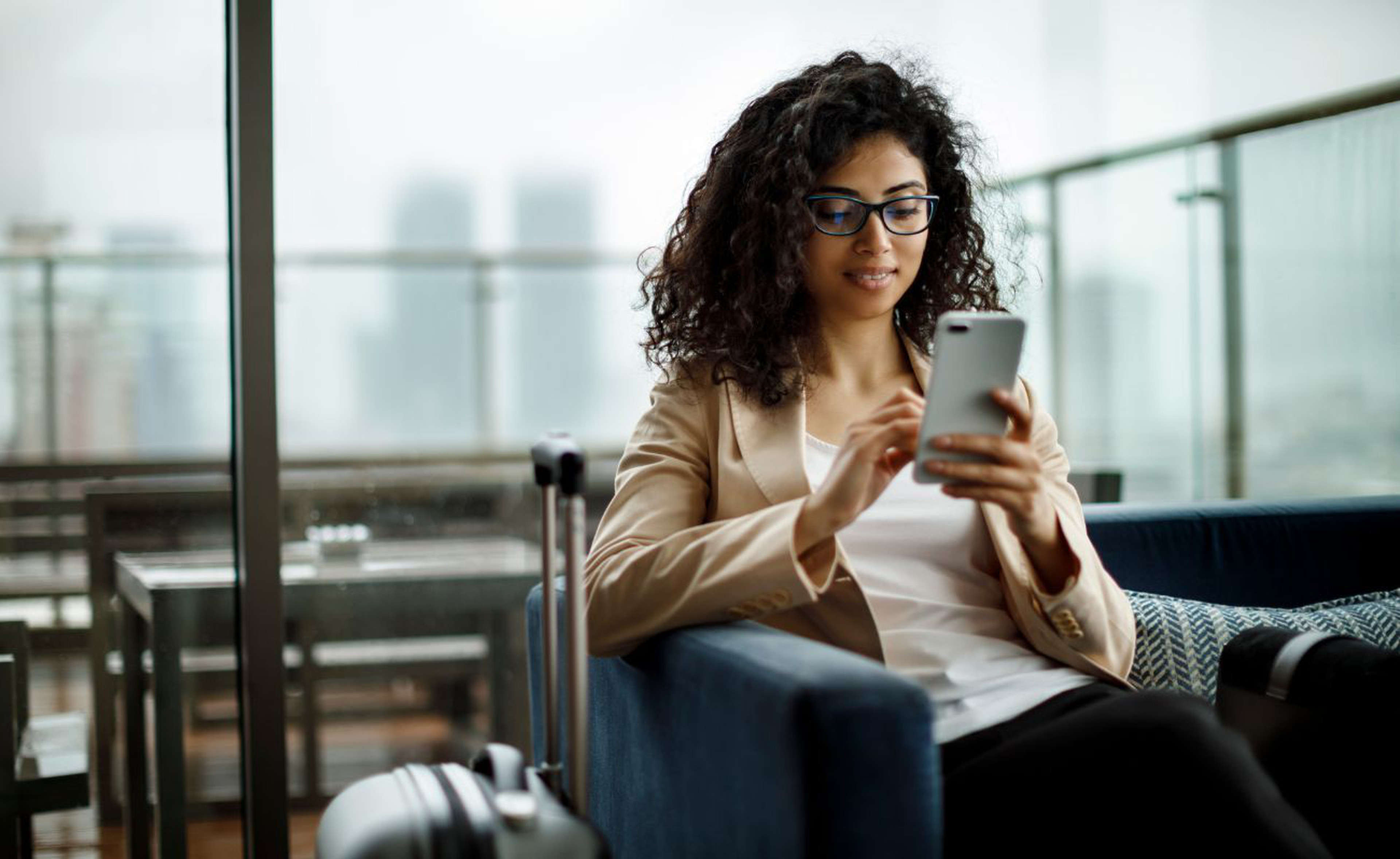 Mujer en el aeropuerto