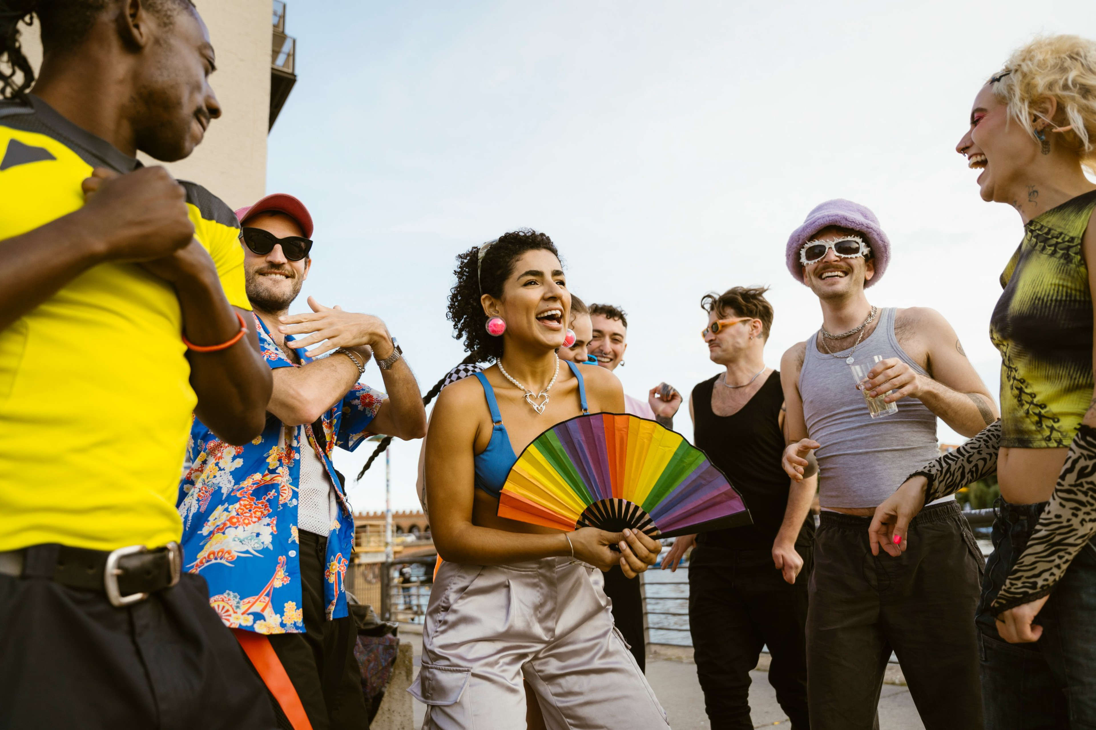 Jóvenes en la fiesta del Orgullo de Berlín