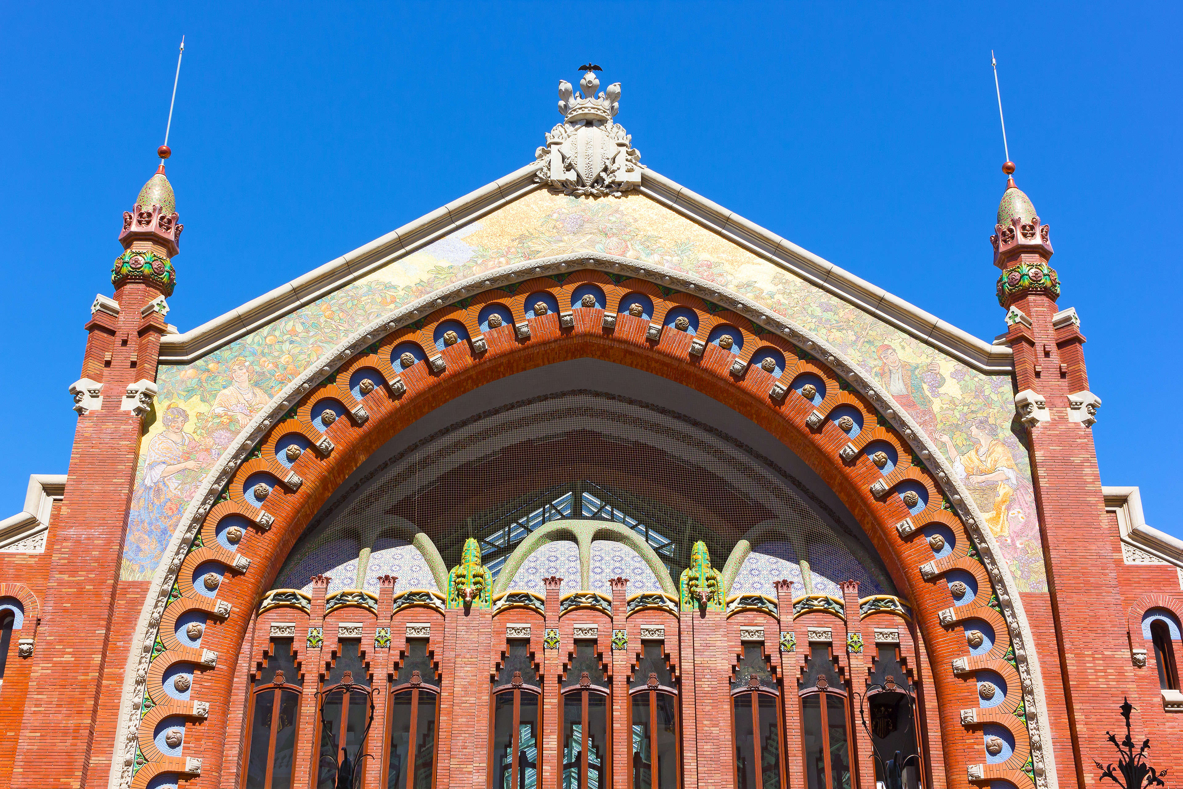 The beautiful entrance to Mercat de Colón