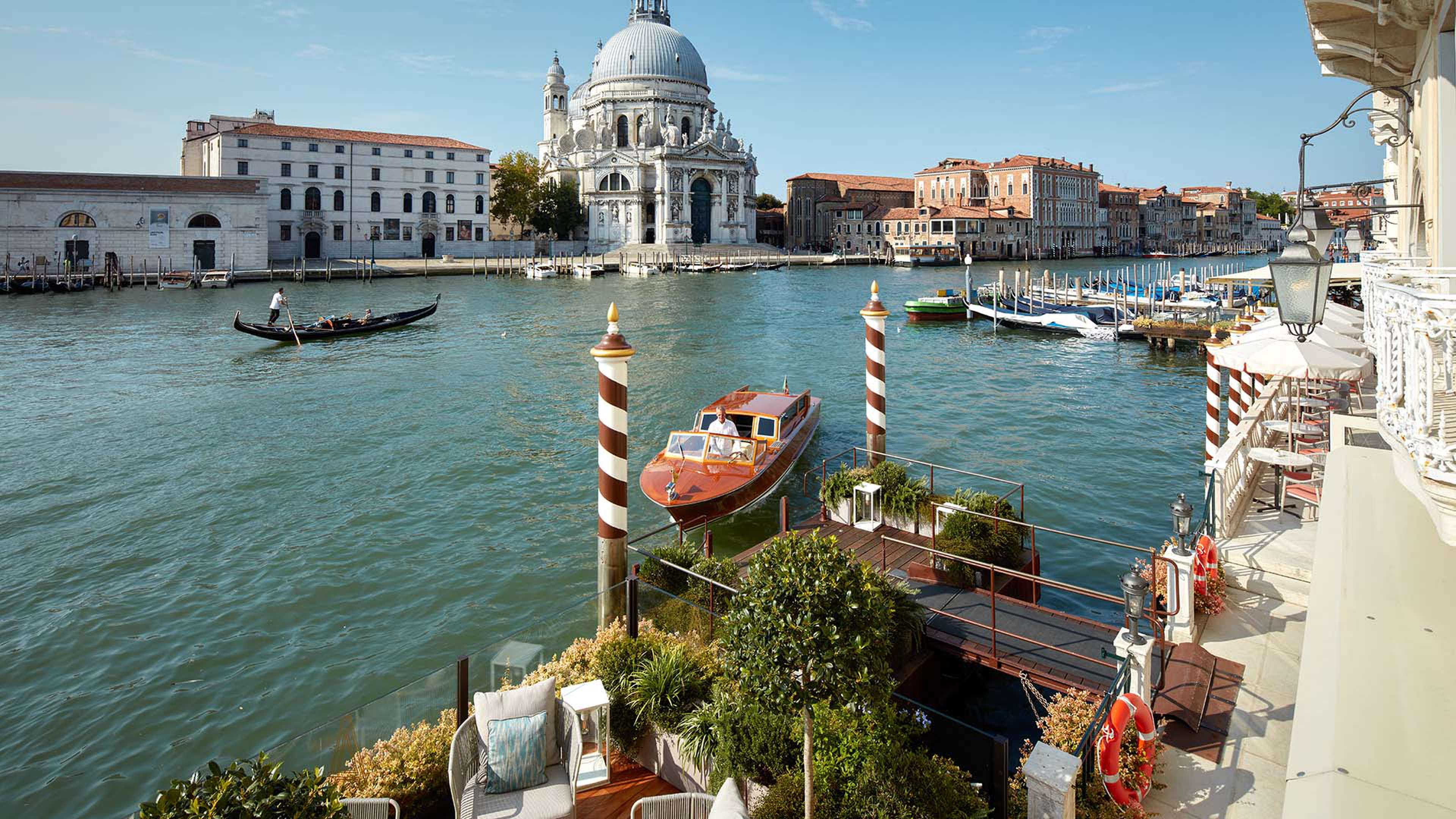 Vue sur le canal au St. Regis
